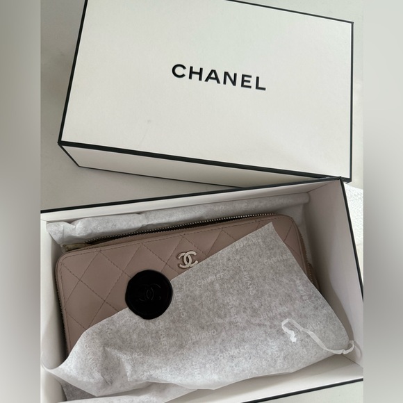 CHANEL Caviar Quilted Long Zip Wallet - Mauve/light pink - Picture 11 of 12